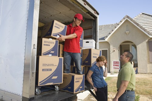 Packing and removal van service for Westminster flats and apartments